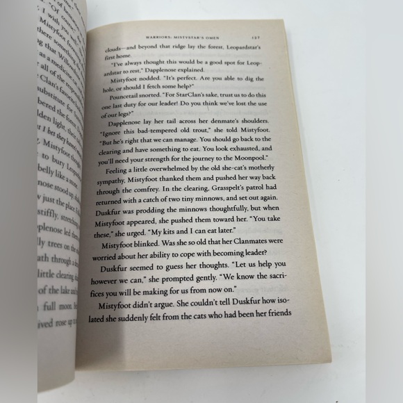 3/$15 WARRIORS: The Untold Stories Book by Erin Hunter - Picture 5 of 5